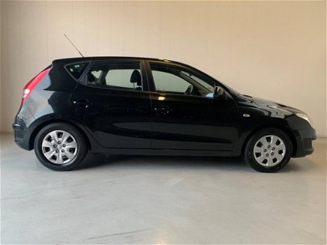 Hyundai i30 - 1.6i Dynamic Automaat Airco 99.368km NAP - 1