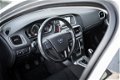 Volvo V40 - T2 Momentum | Xenon | Navigatie |PDC - 1 - Thumbnail