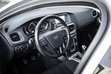 Volvo V40 - T2 Momentum | Xenon | Navigatie |PDC