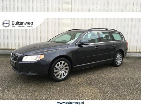 Volvo V70 - T4 Limited Edition | Leder | Navigatie | Trekhaak - 1