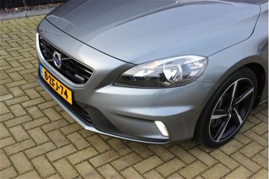 Volvo V40 - 2.0 D4 Summum Business R-Design/Leder/18inch - 1