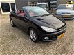 Peugeot 206 CC - 1.6-16V Premium Benzine Luxe uitvoering Lederen bekleding Rijdt en schakelt perfect - 1 - Thumbnail