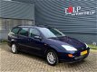 Ford Focus Wagon - 1.6i 16V Ambiente - 1 - Thumbnail