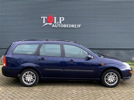 Ford Focus Wagon - 1.6i 16V Ambiente - 1