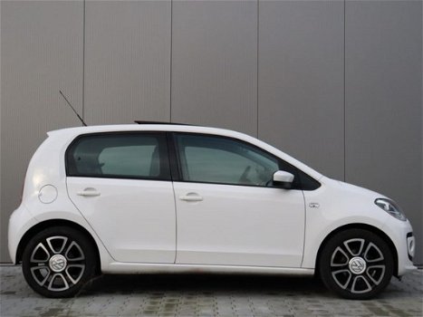 Volkswagen Up! - 1.0 high up! BlueMotion / Navi / Pano / Airco / 5D / 16