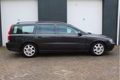 Volvo V70 - 2.4 Comfort Line Nwe APK, Navigatiesysteem, Climatronic, Afn. trekhaak, etc. - 1 - Thumbnail