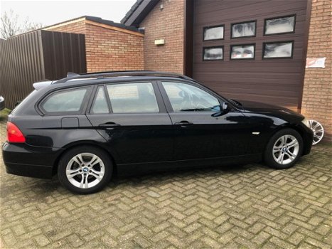 BMW 3-serie Touring - 318i Business Line N.A.P.|Navi|Xenon|PDC V+A|Clima|Cruise|Onderhoudshistorie - 1