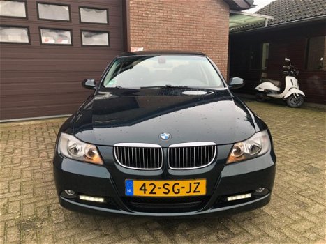 BMW 3-serie - 318i Dynamic Executive Nette staat|Automaat|Groot Navi|Stoelverwarming|NAP|PDC - 1