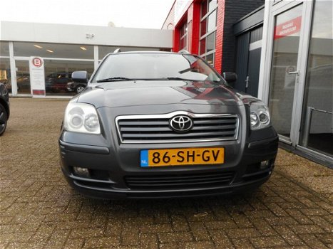 Toyota Avensis Wagon - 2.2 D-4D Executive RIJDT EN SCHAKELT SUPER APK JUN 2020 - 1