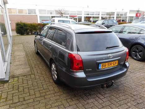 Toyota Avensis Wagon - 2.2 D-4D Executive RIJDT EN SCHAKELT SUPER APK JUN 2020 - 1