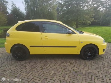 Seat Ibiza - 1.8-20V VT FR Turbo- BJ 2005 / Vol Opties en APK - 1