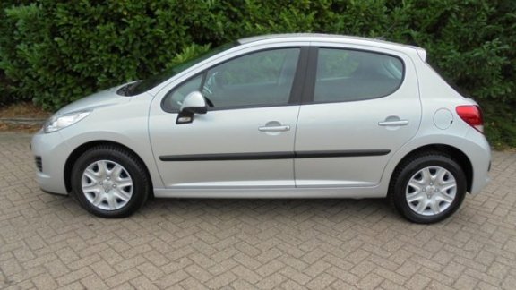 Peugeot 207 - 1.4 Xr 5 Deurs Cruise ESP AIRCO - 1