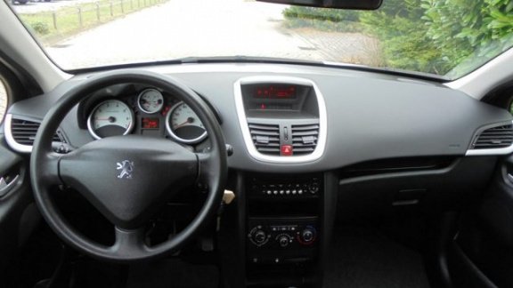 Peugeot 207 - 1.4 Xr 5 Deurs Cruise ESP AIRCO - 1