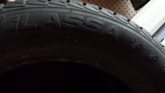4 stuks Lassa WINTERBANDEN zonder velgen 185/60 R15 - Afbeelding 3
