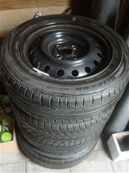 Bridgestone banden met stalen velgen - 2