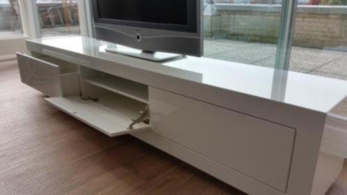 Zwevend tv meubel hoogglans / zijdeglans model omlijsting - 2