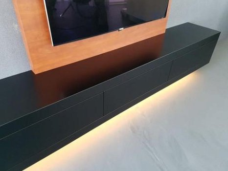 Zwevend tv meubel hoogglans / zijdeglans model omlijsting - 8