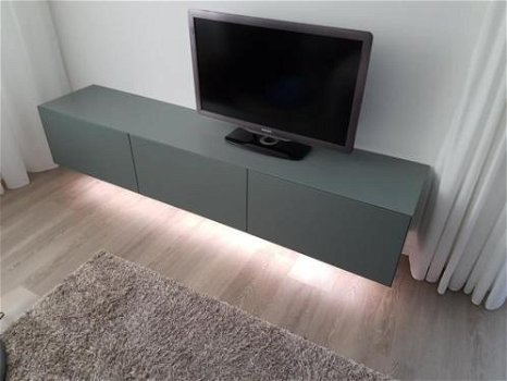 Zwevend wit hoogglans / zijdeglans tv meubel model verstek - 4