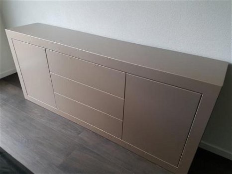 Hoogglans / zijdeglans dressoir op maat JACOBS MEUBELS - 2