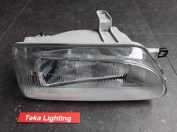 Toyota Corolla (90-92) Koplamp TYC 20-1652-05-2B Rechts NOS - nr. 1