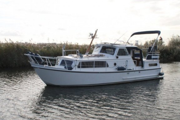 Crown Cruiser 885 AK - nr. 1