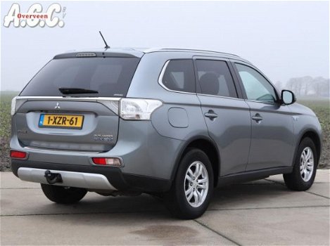 Mitsubishi Outlander - 2.0 PHEV Trekhaak Navi INCL BTW - 1