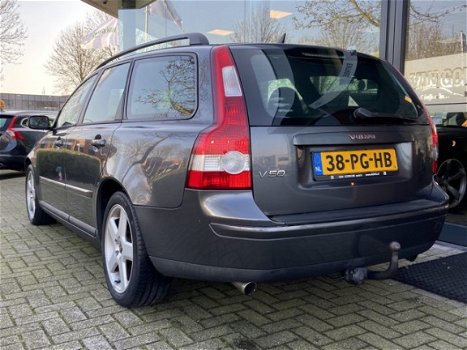 Volvo V50 - 2.5 T5 Momentum Leder Bluetooth Trekhaak etc - 1