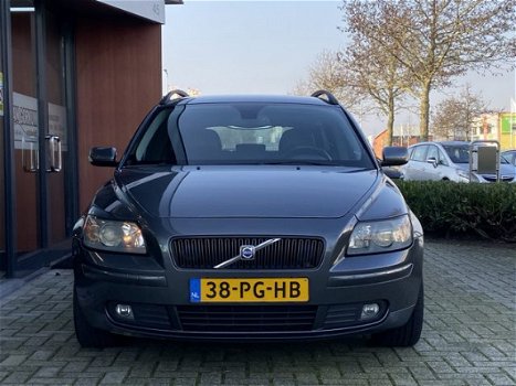 Volvo V50 - 2.5 T5 Momentum Leder Bluetooth Trekhaak etc - 1