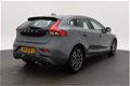 Volvo V40 - 2.0 D2 Summum Business Navigatie/Leder/Clima/Cruise/Trekhaak - 1 - Thumbnail