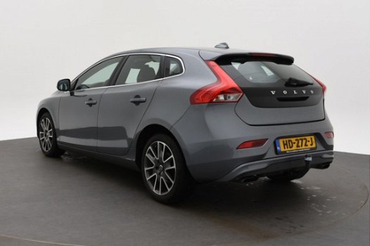 Volvo V40 - 2.0 D2 Summum Business Navigatie/Leder/Clima/Cruise/Trekhaak - 1