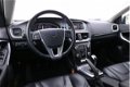 Volvo V40 - 2.0 D2 Summum Business Navigatie/Leder/Clima/Cruise/Trekhaak - 1 - Thumbnail