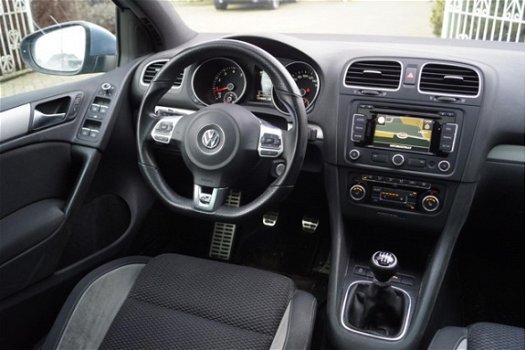 Volkswagen Golf - 1.4 TSI Highline 5 Deurs R Line Xenon Schkdak Navi Clima PDC LMV Trekhaak NL Auto - 1