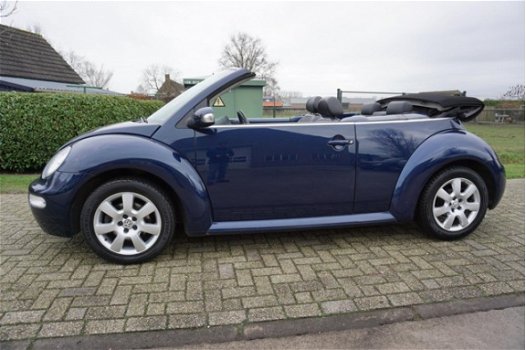 Volkswagen New Beetle Cabriolet - 2.0 - 1