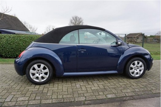 Volkswagen New Beetle Cabriolet - 2.0 - 1