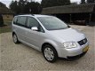 Volkswagen Touran - 1.6-16V FSI airco, cruise, trekhaak - 1 - Thumbnail