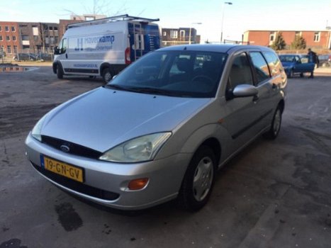 Ford Focus Wagon - 1.6-16V Trend - 1