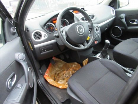 Renault Clio - 1.4-16V Dynamique Luxe - 1