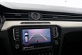 Volkswagen Passat Variant - 1.6 TDI 120 PK DSG Variant Highline R-Line (BNS) - 1 - Thumbnail