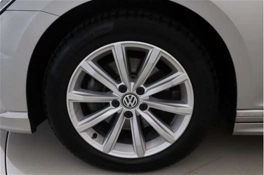 Volkswagen Passat Variant - 1.6 TDI 120 PK DSG Variant Highline R-Line (BNS) - 1