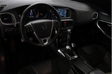 Volvo V40 - 2.0 D2 120 PK 6-Bak R-Design (BNS)