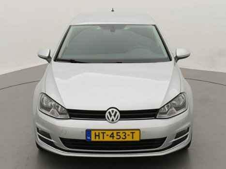 Volkswagen Golf - 1.2 TSI Highline | 110PK | Navi | Parkeerhulp | Climate | LM velgen | Stoelverwarm - 1