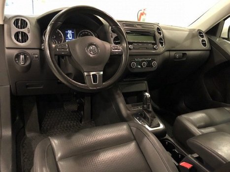 Volkswagen Tiguan - 2.0 TSI Sport & Style 200pk Automaat (Airco, Radio, PDC, Navigatie, 18