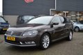 Volkswagen Passat Variant - 1.6 TDI Highline CLIMA / CRUISE / NAVI / VOL LEER / CAMERA - 1 - Thumbnail