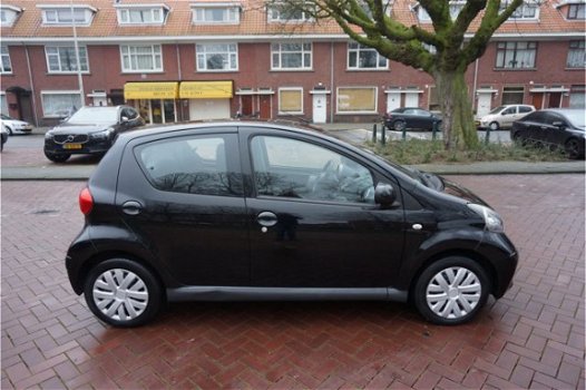 Toyota Aygo - 1.0-12V + AUTOMAAT AIRCO 5 DRS 2E EIGENAAR - 1