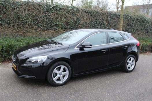 Volvo V40 - 2.0 D2 Summum Business | LEDER | CLIMA | NAVI | TREKHAAK - 1