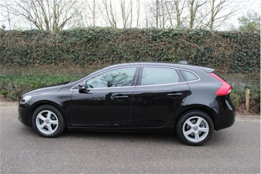 Volvo V40 - 2.0 D2 Summum Business | LEDER | CLIMA | NAVI | TREKHAAK - 1