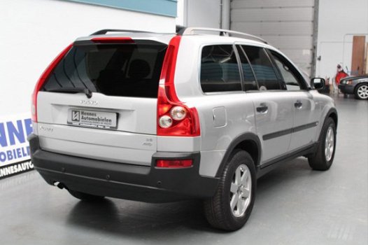 Volvo XC90 - 2.4 D5 AWD Schuifdak Xenon 7 Pers specialist - 1