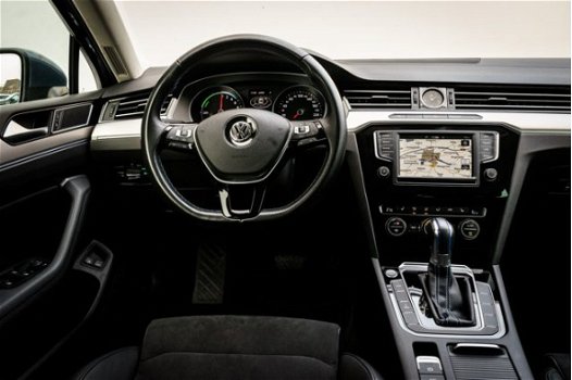 Volkswagen Passat Variant - 1.4 TSi GTE Highline Excl. BTW | Navigatie | Alcantara | Full LED - 1