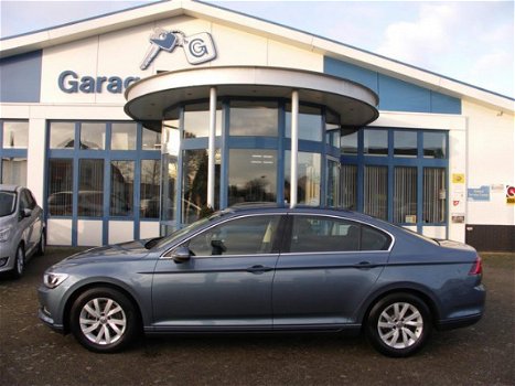 Volkswagen Passat - 1.6 TDI Comfortline Business automaat - 1