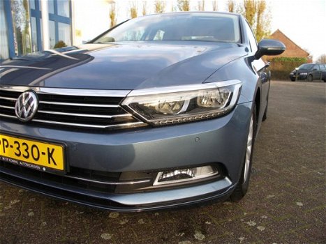 Volkswagen Passat - 1.6 TDI Comfortline Business automaat - 1